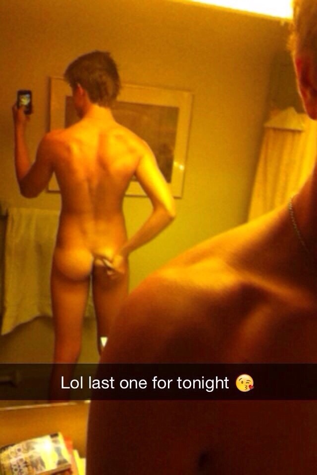 infiitetwink:  click for an infinite amount of twinks: http://infiitetwink.tumblr.comor