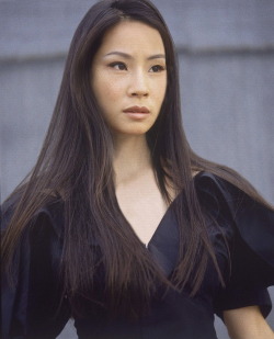 runwaydoll:  Lucy Liu 1999