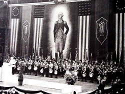 bourgeoisentimentality:  On February 20th, 1939, the pro-Nazi German American Bund held a rally at Madison Square Garden to garner support for Nazi Germany as tensions in the European theater escalated. Over 25,000 Americans came to show their support