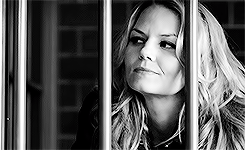  Emma Swan - Both sides of the Law 