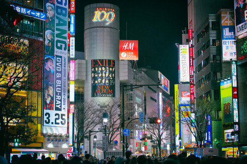 ourbedtimedreams:Shibuya 109 by tokyofashion on Flickr.