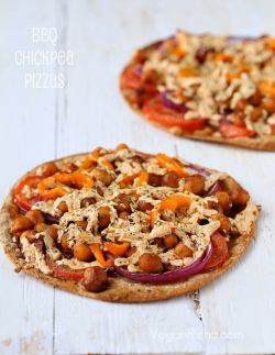 getfit-befit:  BBQ Chickpeas, sweet peppers, onions, tomatoes, parsley Individual Pizza.http://www.veganricha.com/2013/06/bbq-chickpea-individual-pizza-vegan.html Super easy weeknight meal. Make wraps, or grill them into quesadillas. So many options.