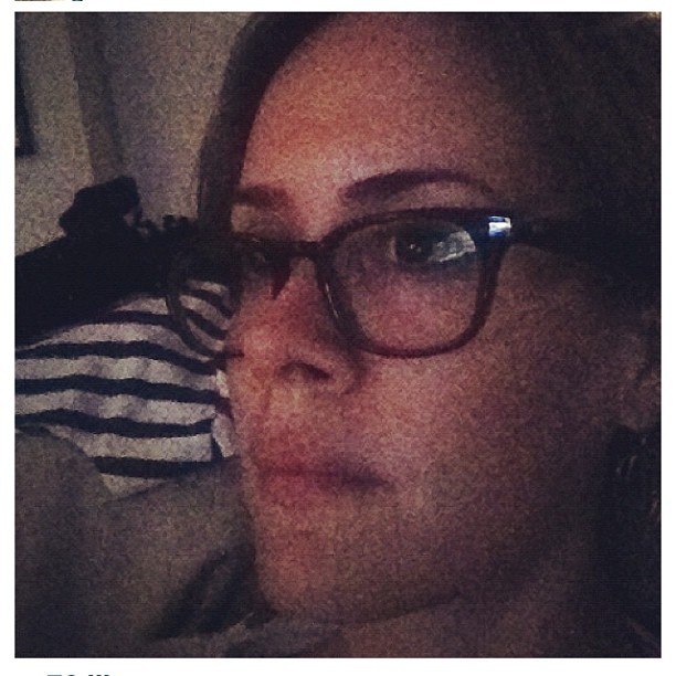 sarahpaulsonslovepants:  Sarah Paulson + glasses 