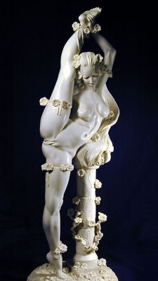 Wow very detailed statue!!