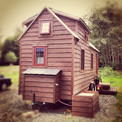 awkwardsituationist: chris and malissa tack 140-square-foot home near seattle