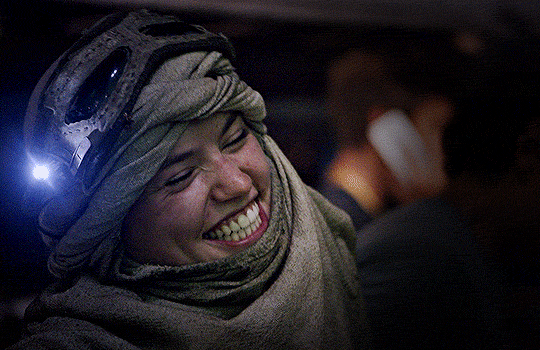 Daisy Ridley in the TFA featurette “Dressing the Galaxy”
