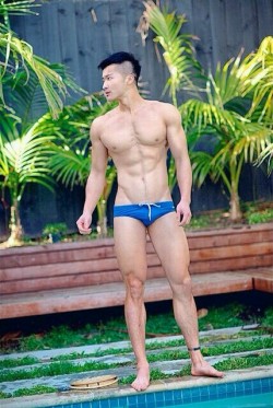 evianguy:  Hawt Asian Stud!