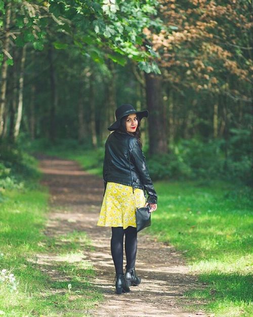 Into the woods I go&hellip;SEE YA LATER! Sharing details of my lifestyle shoot with @hellosorris