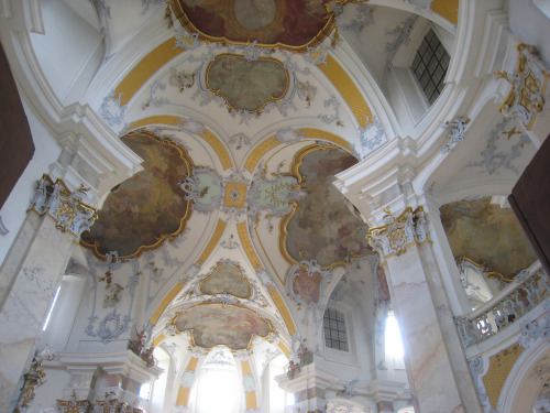SPÄTBAROCK IN SÜDDEUTSCHLAND III: KLOSTER NERESHEIM
The Benedictine Abbey at Neresheim is located in the eastern foothills of the Schwabian Alps. Beginning in the late 17th century, the monastery underwent a series of reforms, renovations and...