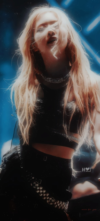 hwchaey:                         ๑  ✿ : ( rosé ) ; coachella !                            like / reblog if u save it