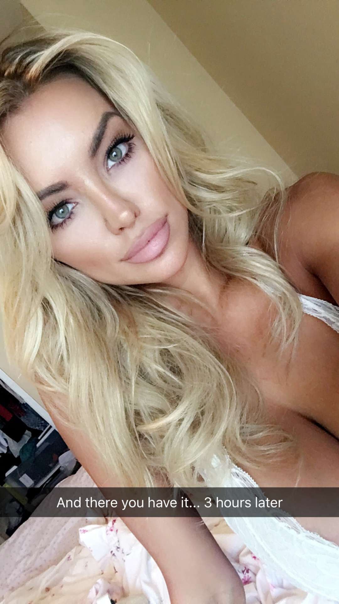 lindsey-pelas:  Lindsey Pelas ❤️