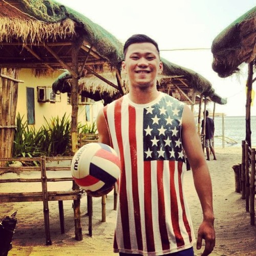 Just because I’m in full american attire that time. Haha 🇺🇸👍#summergetaway #beach #beachvolleyball #kubo #filipino #philippines #happykid #colorcoordinated