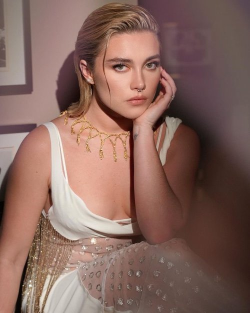 florencepughnews:Florence Pugh for the 2022 Governors’ Awards by Peter Lux