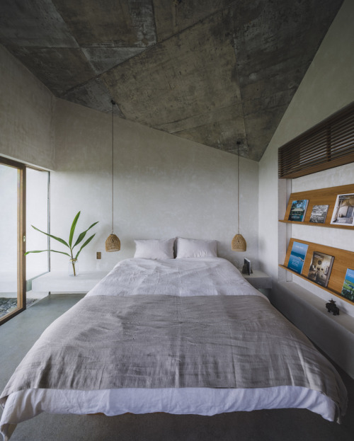House In Nakijin / Studio Cochi Architects Photos © Ooki Jingu