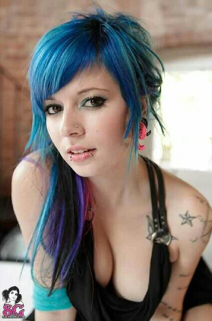 gothiclolicupcakes:  Katherine Suicide  Magnificent