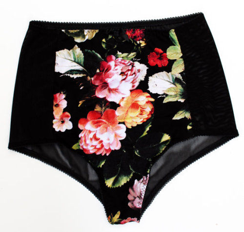 inlovewithburlesquelingerie:  Bones Lingerie