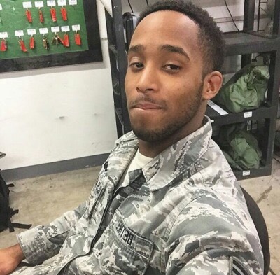 deejpluto:  nashvilleflyguy:  🙌🏾fort campbell🙌🏾  Military dick