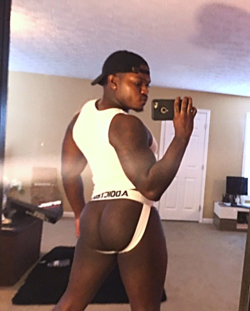 niggerboss:“If You Don’ Like Da Face, Jus’ Check Out Da Ass, Daddy…You Gonna Like Dat”