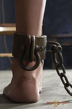 leather-and-steel:  bushmaster60:  Heavily shackled.  Gotta take this to the kinky blacksmith and get a set made.