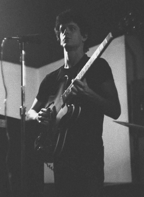 l-o-o-p-y: Lou Reed performing with The Velvet Underground at Max's Kansas City, 1970