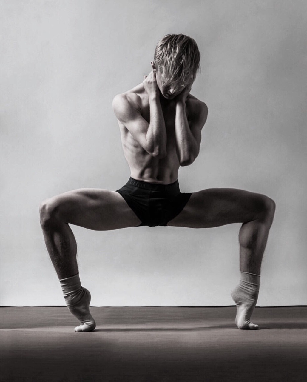 pas-de-duhhh: Scott McKenzie dancer at Vienna State Opera Ballet Photographed by