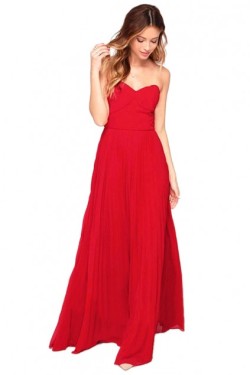 prettylittlefashionxo:  Red Sweetheart Chiffon Maxi Dress here