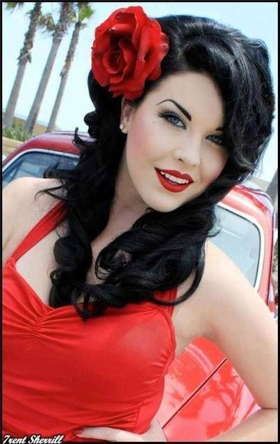 pensandpinups:  Like I said, love girls with cars…. via Lost Pinup (Facebook)