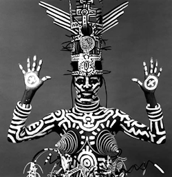 lupitovi:  Keith Haring - Grace Jones (source