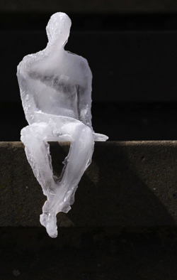 red-lipstick:  Néle Azevedo  (Brazilian, b. 1950, Santos Dumont, MG, Brazil) - Melting Ice Installations.  Brazilian artist Nele Azevedo carved 1,000 ‘Melting Men’ out of ice and placed them in Berlin’s Gendarmenmarkt Square to bring awareness