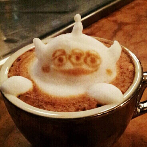 Another amazing latte! #coffee #creative I wish I could find this cafe