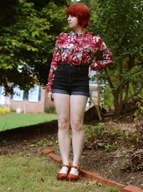 Top, jacket, shorts: forever 21 | clogs: korks - shoe carnival (via Petite Panoply) Fashionmylegs St