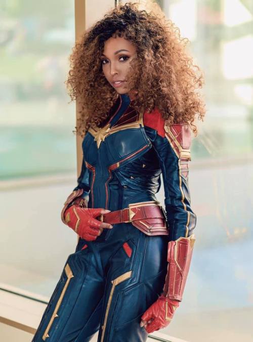 superheroesincolor: Captain Marvel #Cosplay by  Cutiepiesensei Cosplay Cosplayer inst