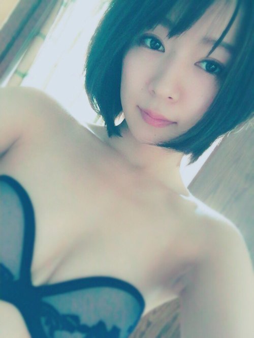 funkyfunx:  階戸瑠李さんのツイート: “本日も、イワタさんのところにお邪魔してきました。また写真があがったら、お知らせします✨ とっても楽しい撮影でした t.c
