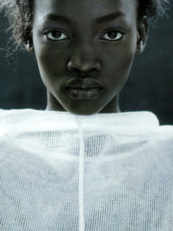 pradaphne:   Oluchi Onweagba photographed by Ruven Afanador for Vogue Germany January 1999. 