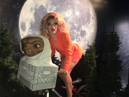 willambelli:  adorebelli:i want a t-shirt with this picture on it Same. I would like this on a shirtWILLAM