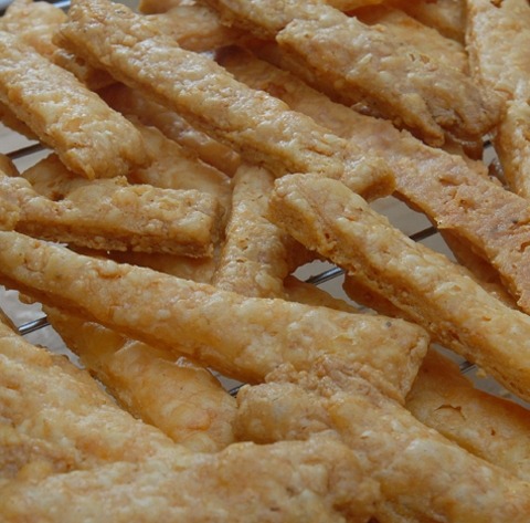 Super Cheesy Cheese Sticks
