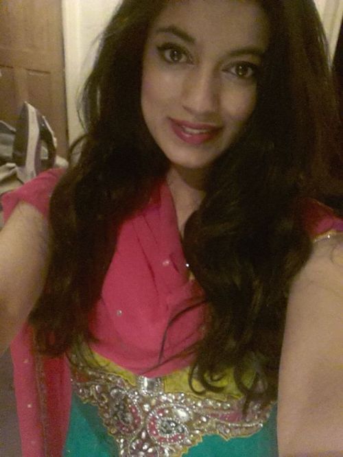 indianpakibabes: gorgeous pakistani babe expose part ½