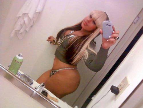 fletchertrowan:  Selfie Booty