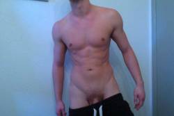 randydave69:  biblogdude:  This local dude is looking for head .. hell yeah! Might get that tail too bro  Mmmm!  Hot