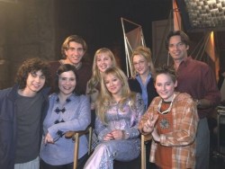 animalcrackersinmyblog:  sluttymistletoe:   cringing:  is no one going to talk about how miranda has been replaced with a random middle aged woman  if you knew anything about lizzie mcguire you would know that miranda is livin it up in Mexico City while