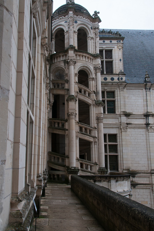 theearthinimages:  Chambord, France | pierrefonds
