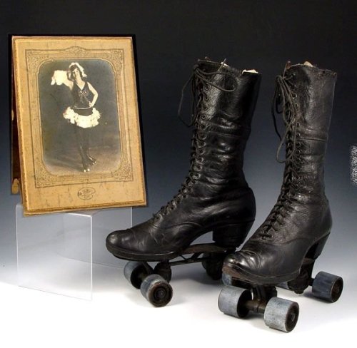 officialputin: ughgodwhatever: walzerjahrhundert:Victorian High Top Roller Skates For the witch on t