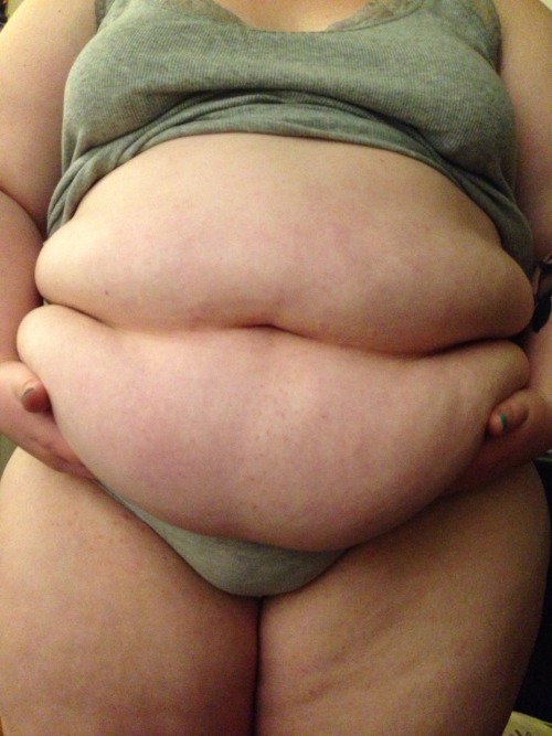 Porn plump-maple:  My big butt and my plump belly. photos