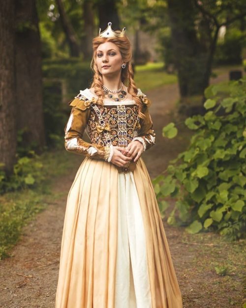 santatory:Good morning sunday &lt;3 Anna Henrietta duchess of Touissant, from the Witcher 3 DLC 