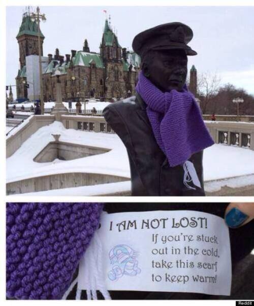 goodstuffhappenedtoday: Free Scarves In Ottawa A Helping Hand In Freezing Temperatures  The so-