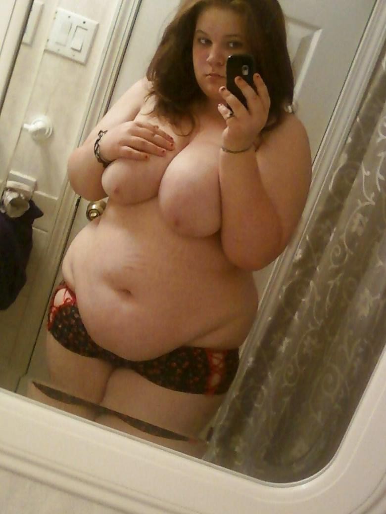 Amateur chubby girl selfies