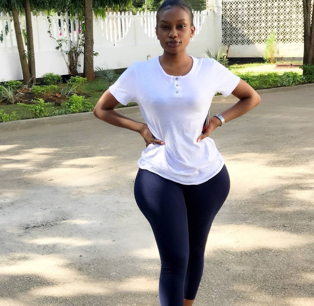 kingjazziedad:  DeliciouslySexy. CurvyLicious BootiDelicious Ma. Ms PoshyQueen 💙