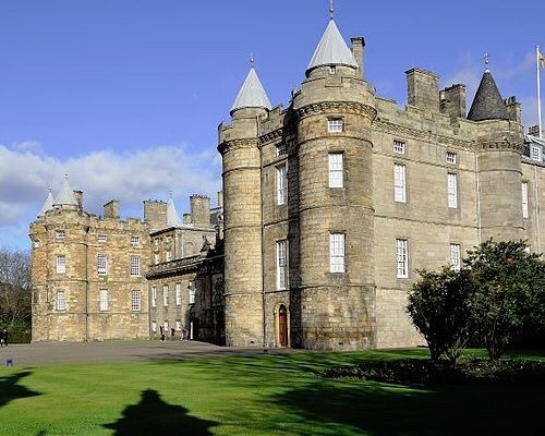 loveage-moondream:  Holyrood Palace, Edimburgh