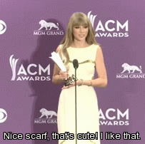 pieceofpaperlyinghere:Taylor Swift complimenting press room interviewers.