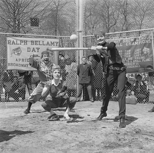 crowtrobot2001:Julie Andrews and Lucille Ball playing in their Broadway Show Softball League, 1960.